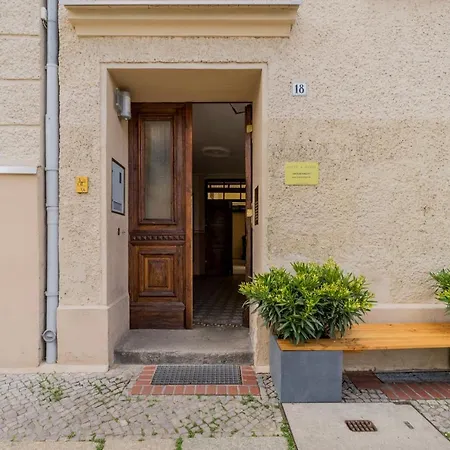Aparthotel & 3*