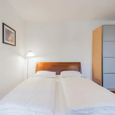 Aparthotel & 3*