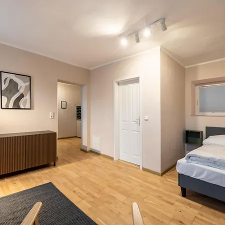 Aparthotel & 3*