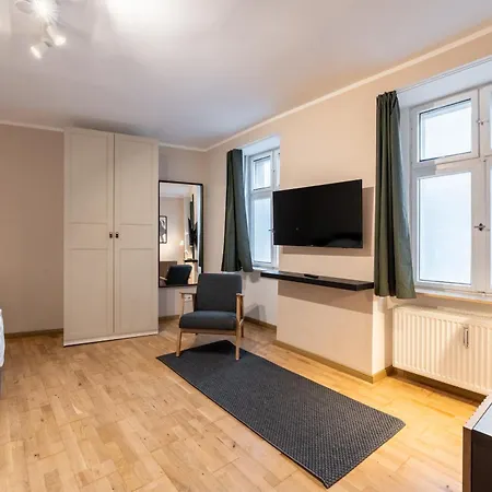 & 3* Berlin