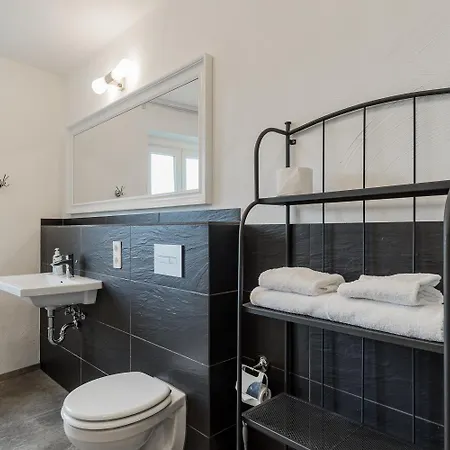 Aparthotel & 3*